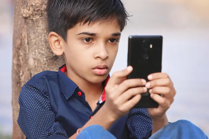 Challenging Screen Time: Giving Birth to TheLilKidCo